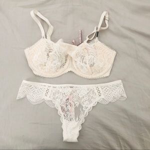 NWT Lace Lingerie Set w/ Dust Bag